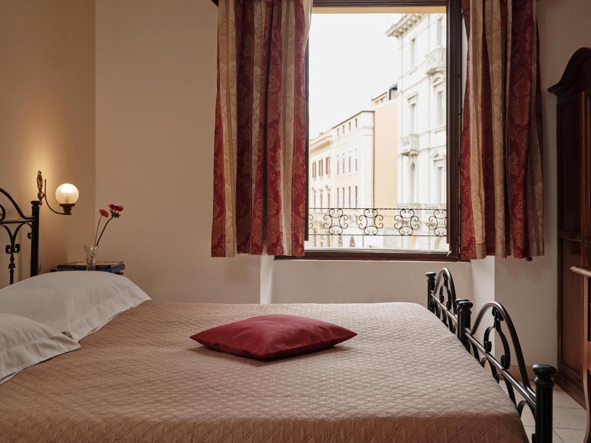 Cagliari Novecento Hotel Buitenkant foto